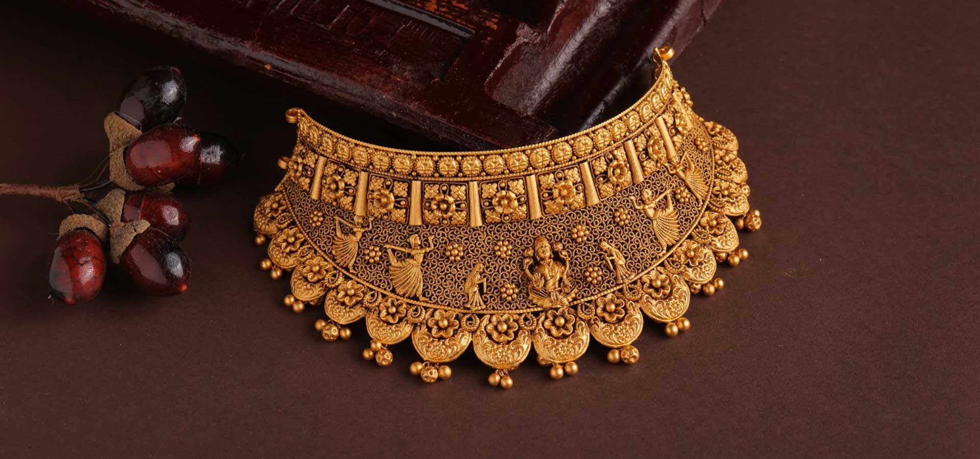 Handcrafted antique temple gold jewellery — Koyilandy